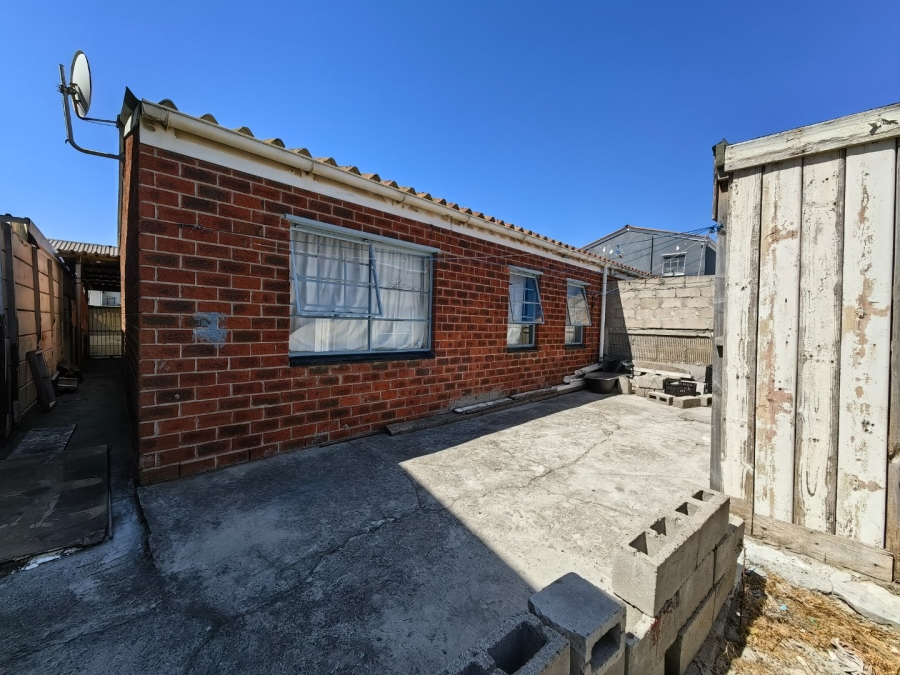 3 Bedroom Property for Sale in Lentegeur Western Cape